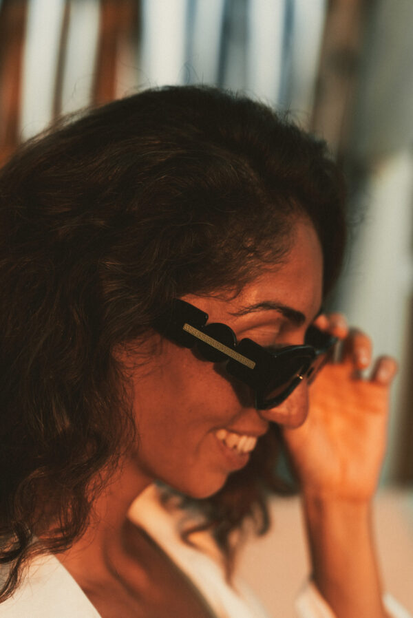 Rosy Black - Image 4